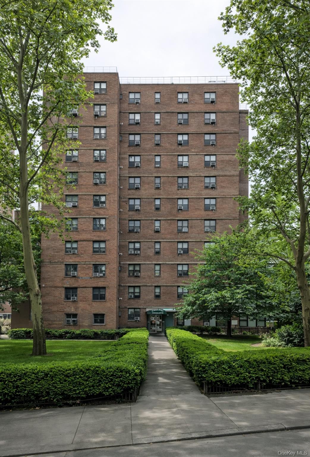 385 Grand Street L904 — photo