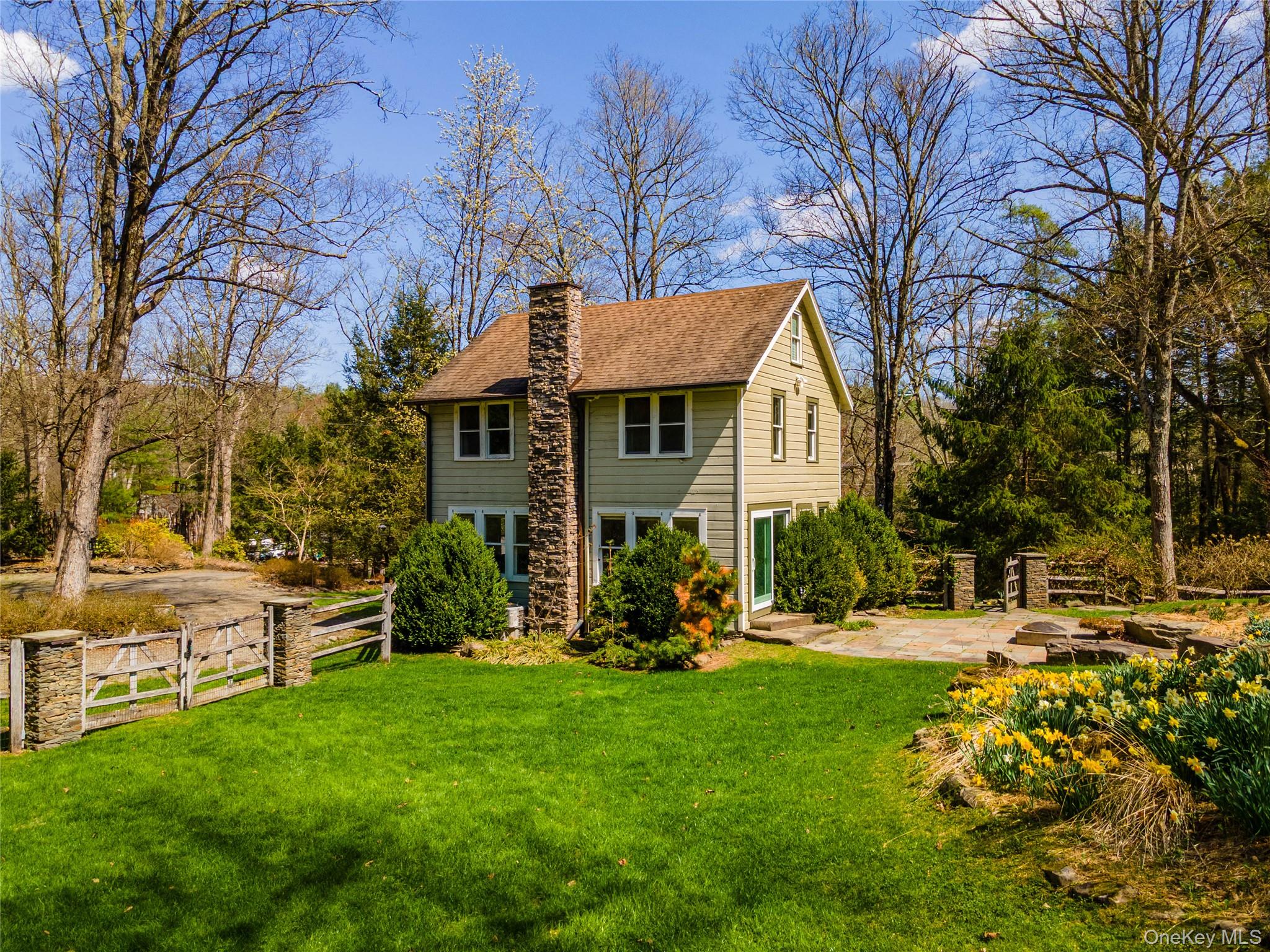 1063 Sawkill Road — photo