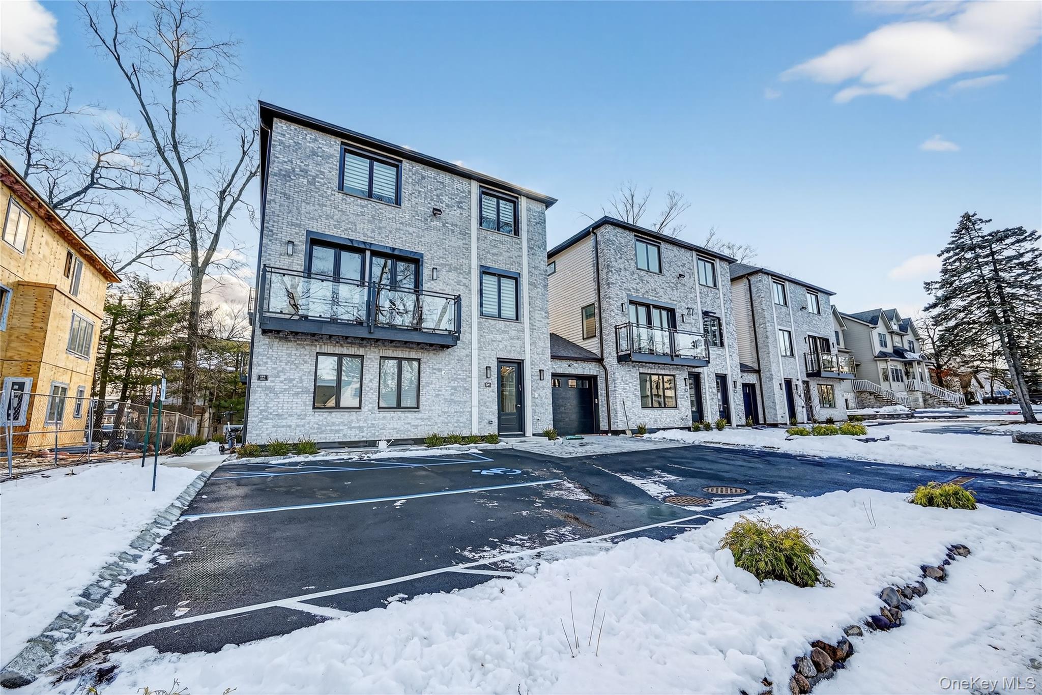 27 Ellish Parkway 202 — photo