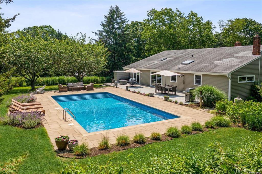 215 Northfield Lane — photo