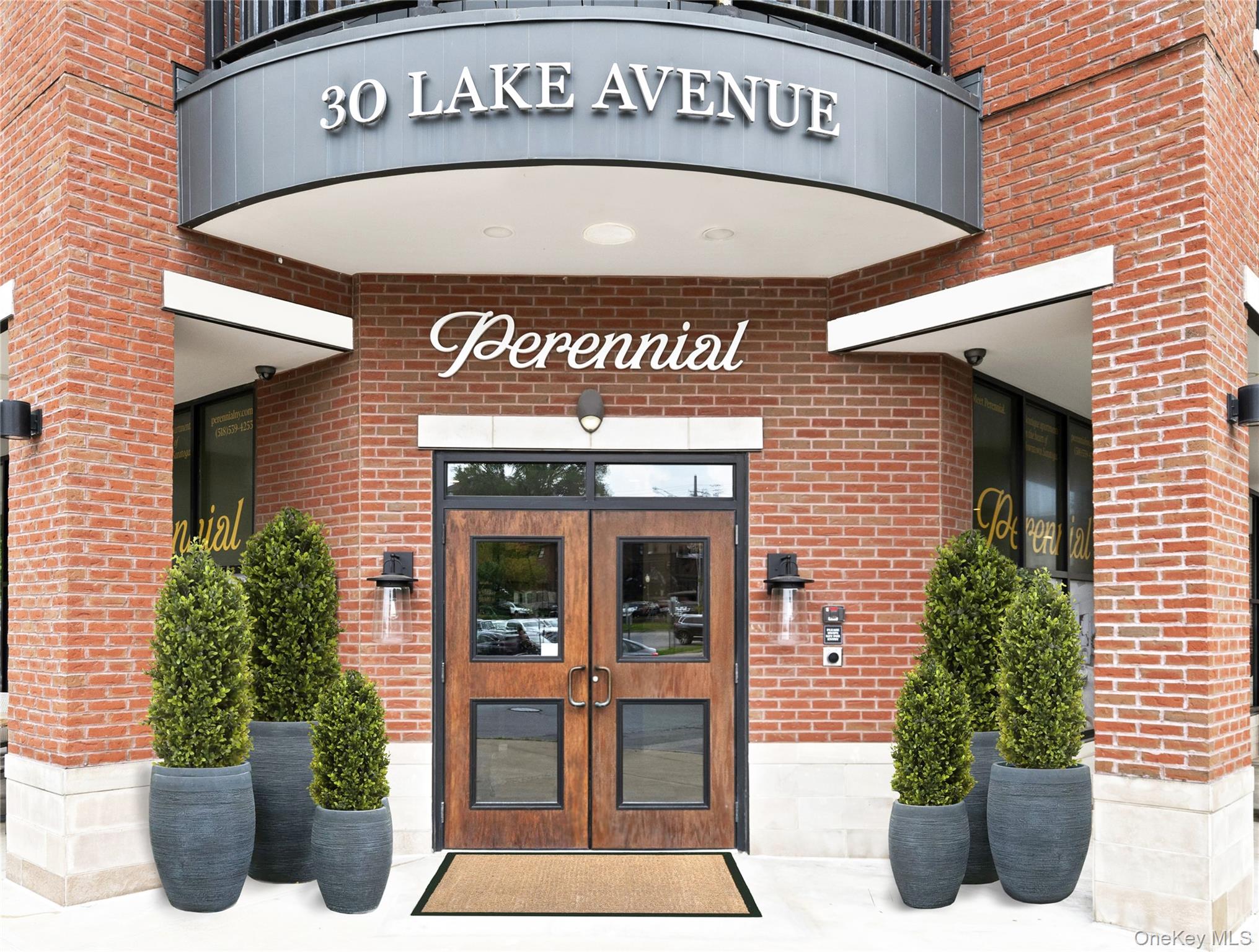 30 Lake Ph 404 — photo