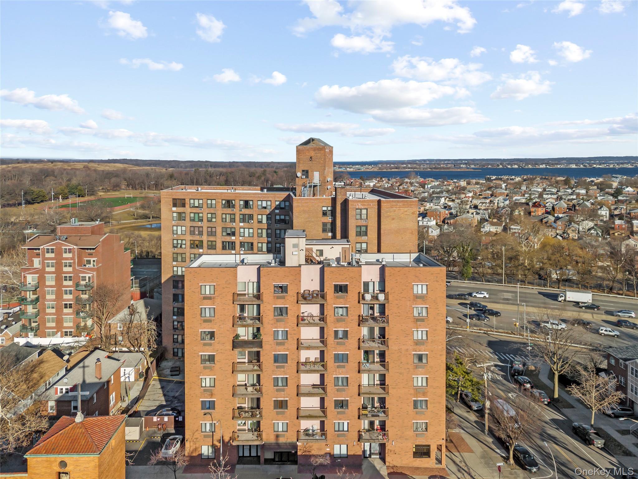 1600 Parkview Avenue 7C — photo