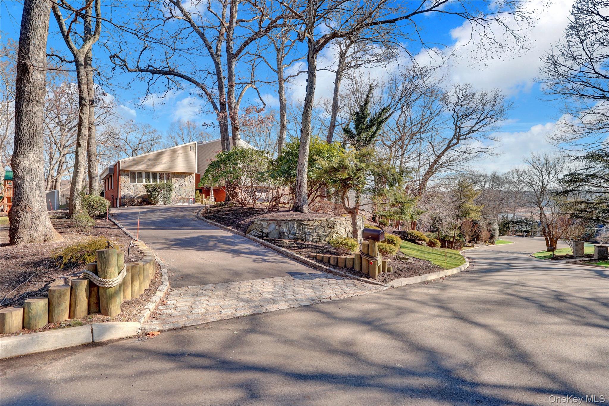 2 Riverview Terrace — photo