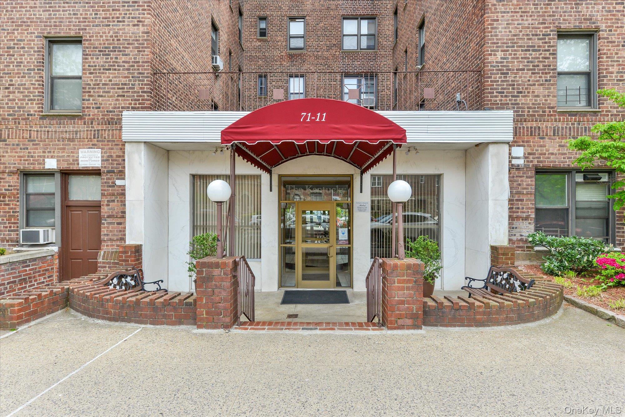 71-11 Yellowstone Boulevard 4a — photo