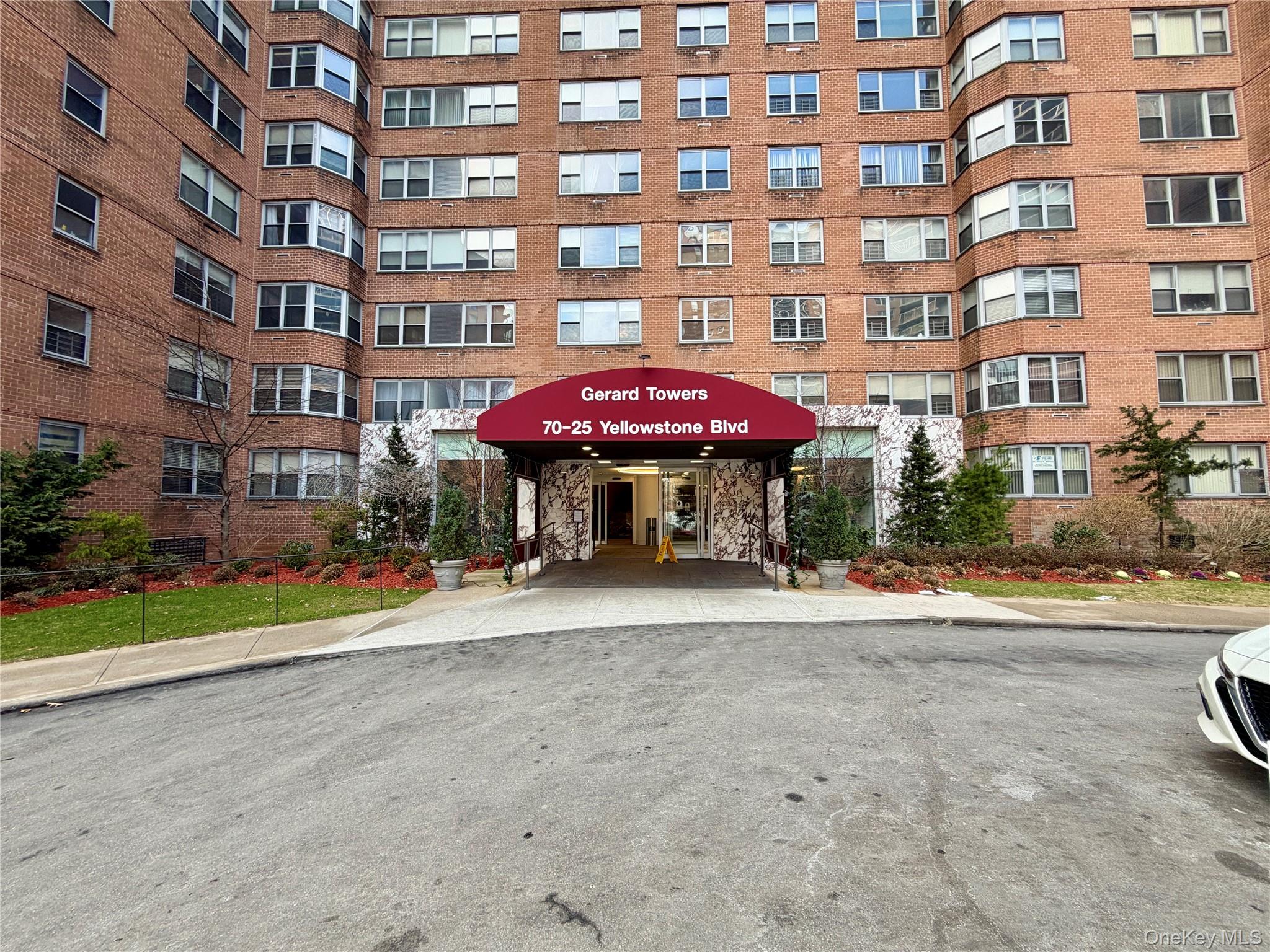 70-25 Yellowstone Boulevard 3H — photo