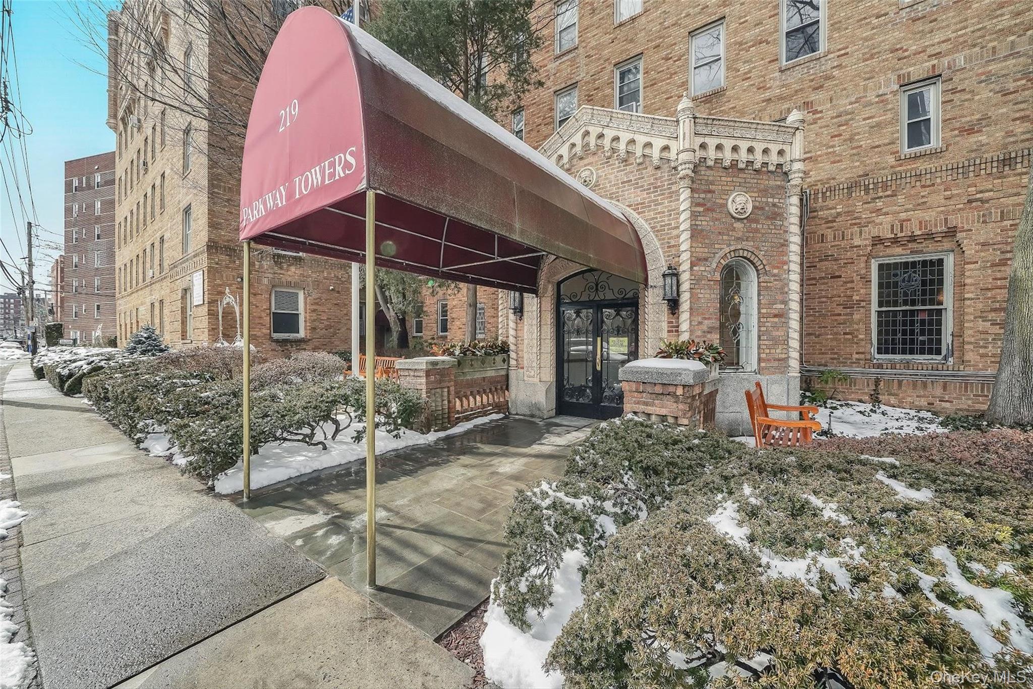 219 Bronx River Road 4N — photo