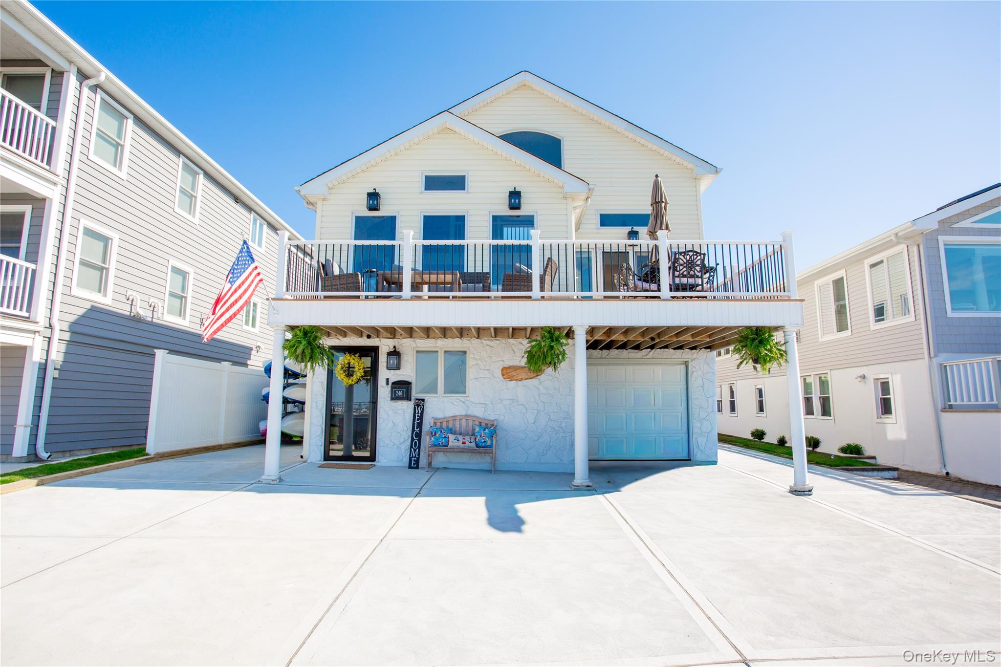 246 W Bay Drive — photo
