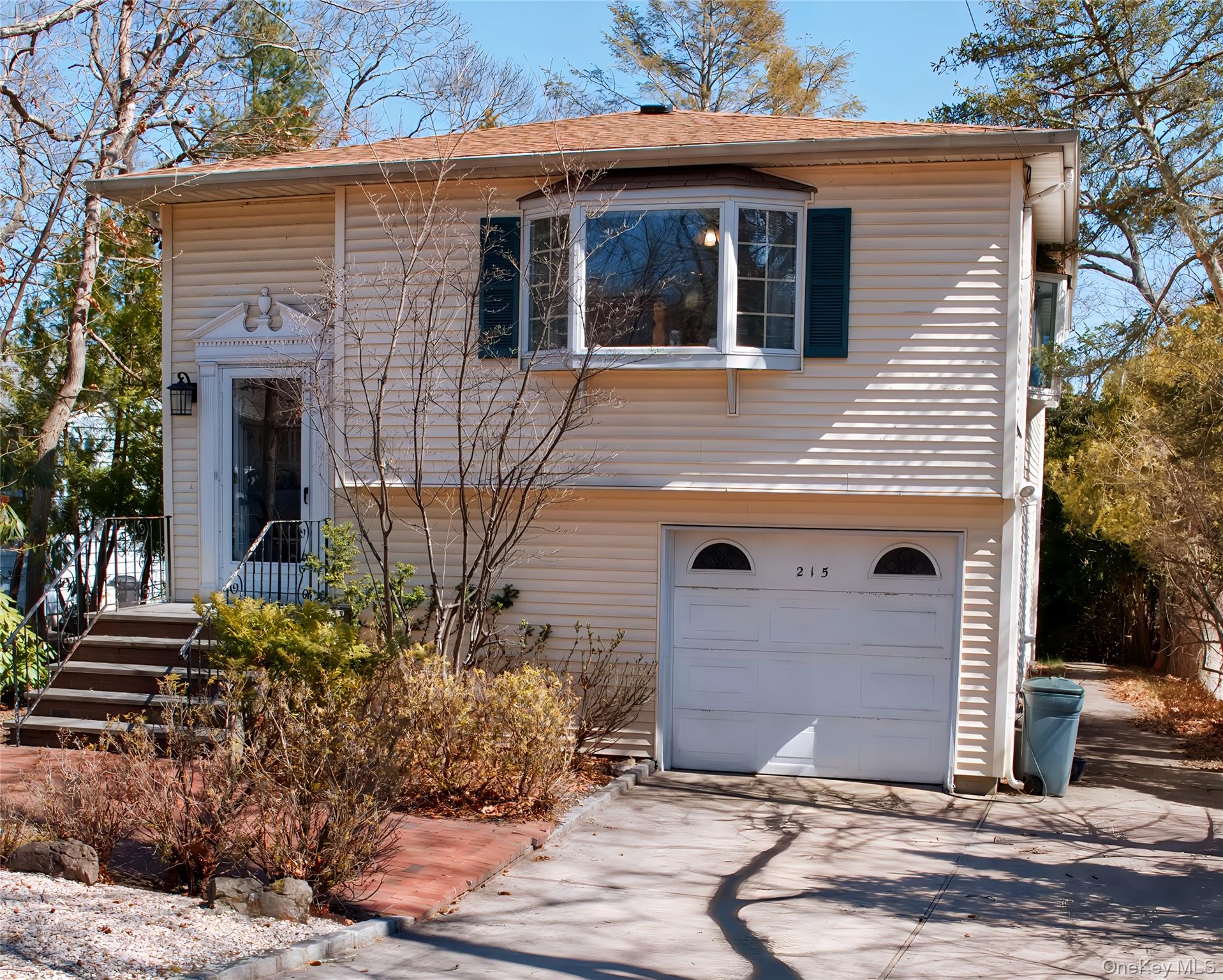 215 Lakeside Trail — photo
