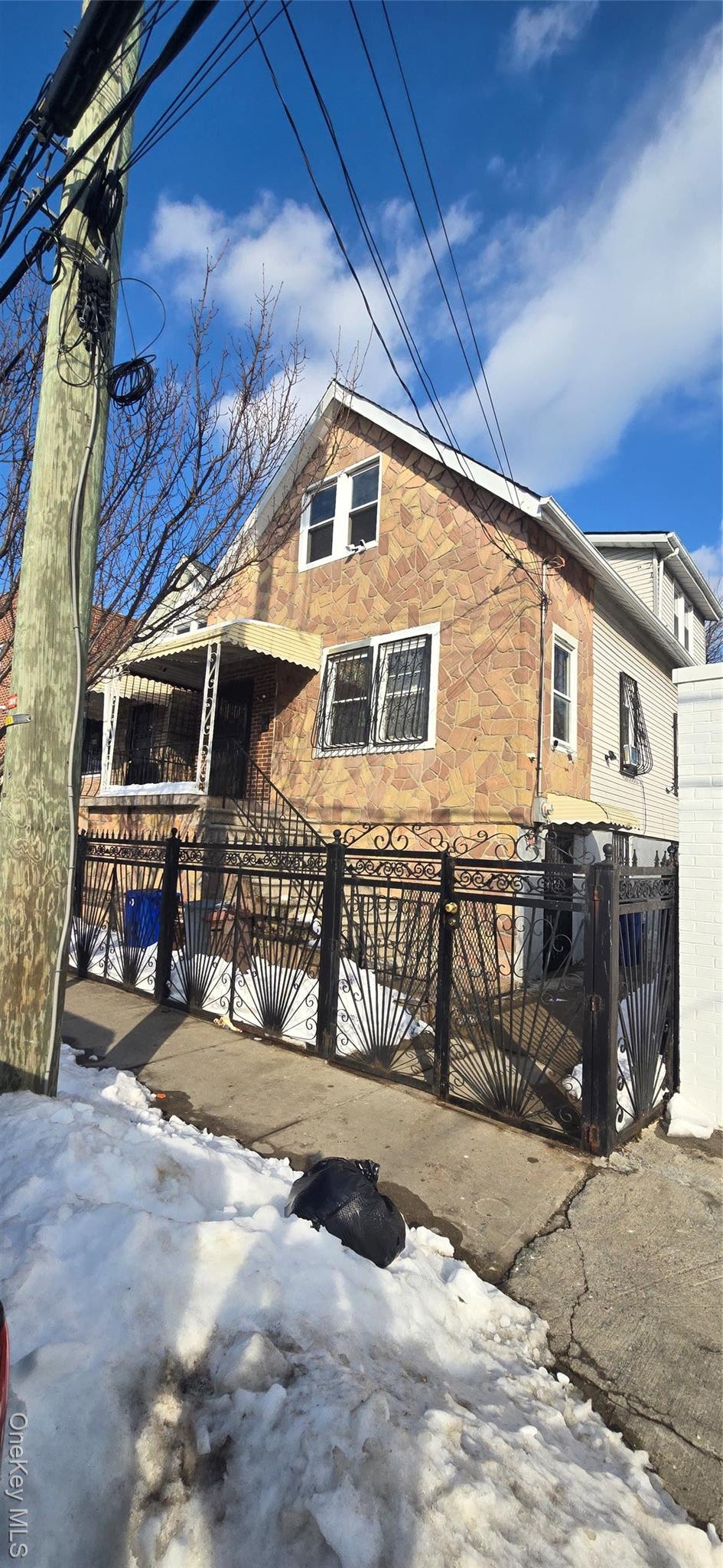 612 Saint Lawrence Avenue — photo