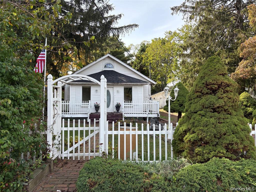 2408 Pine Avenue — photo