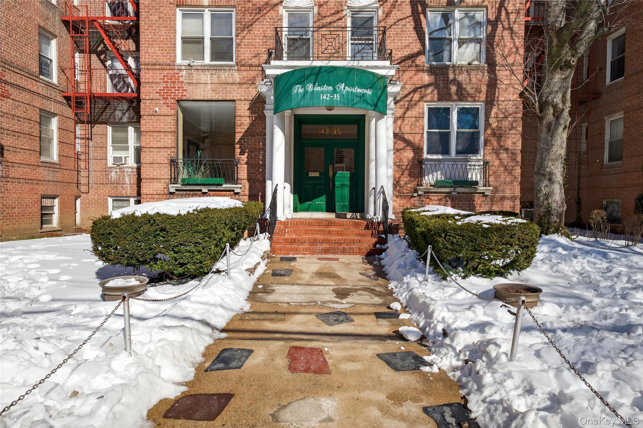 14235 84th Drive 2K — photo