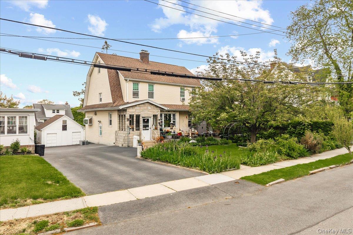 27 Faneuil Place — photo