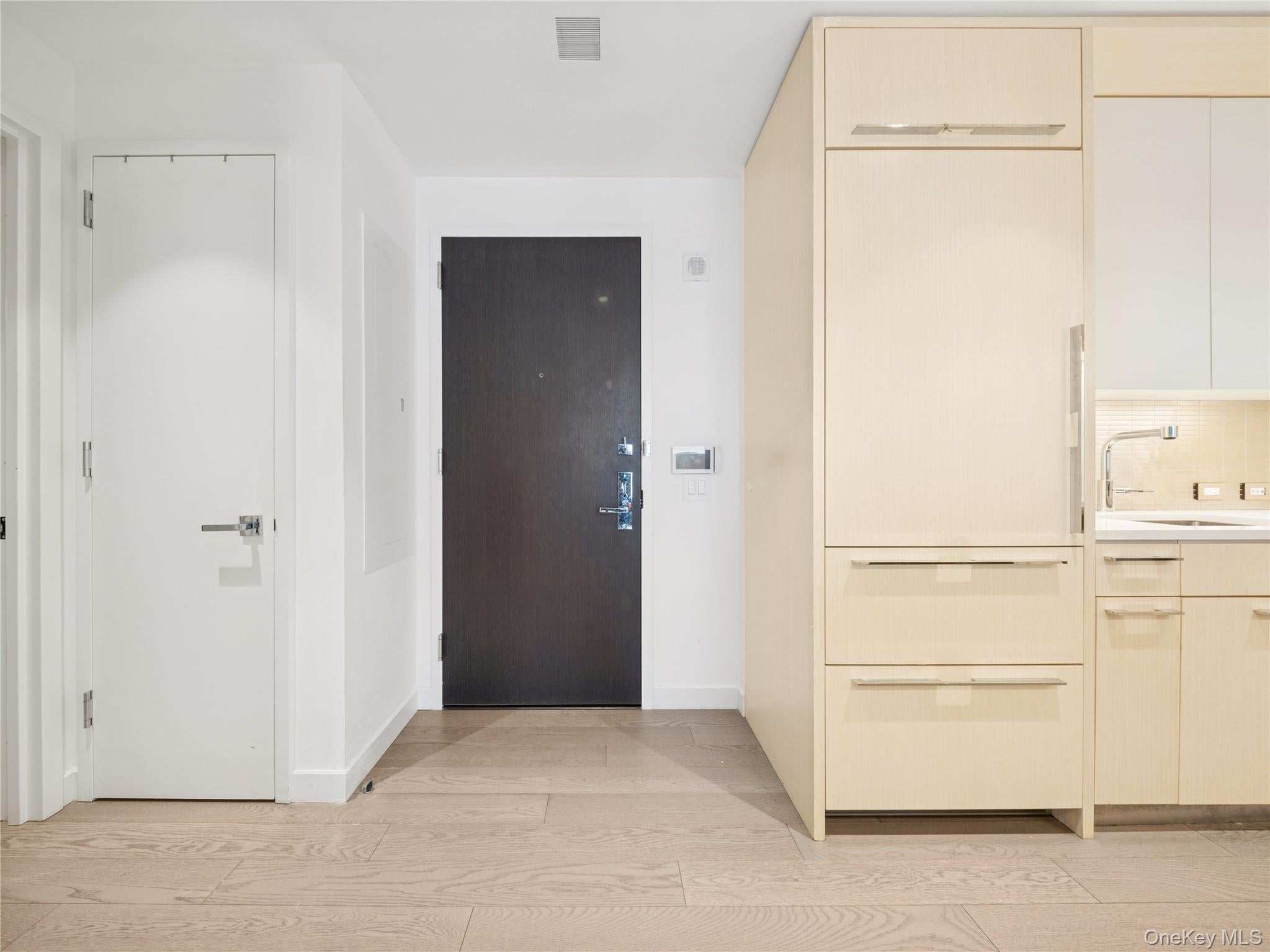 252 South Street 68K — photo