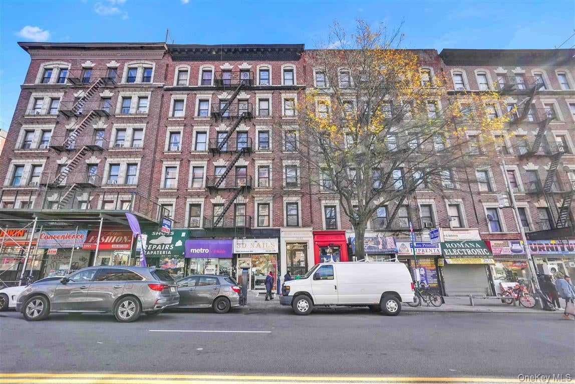 1993 Amsterdam Avenue 31 — photo