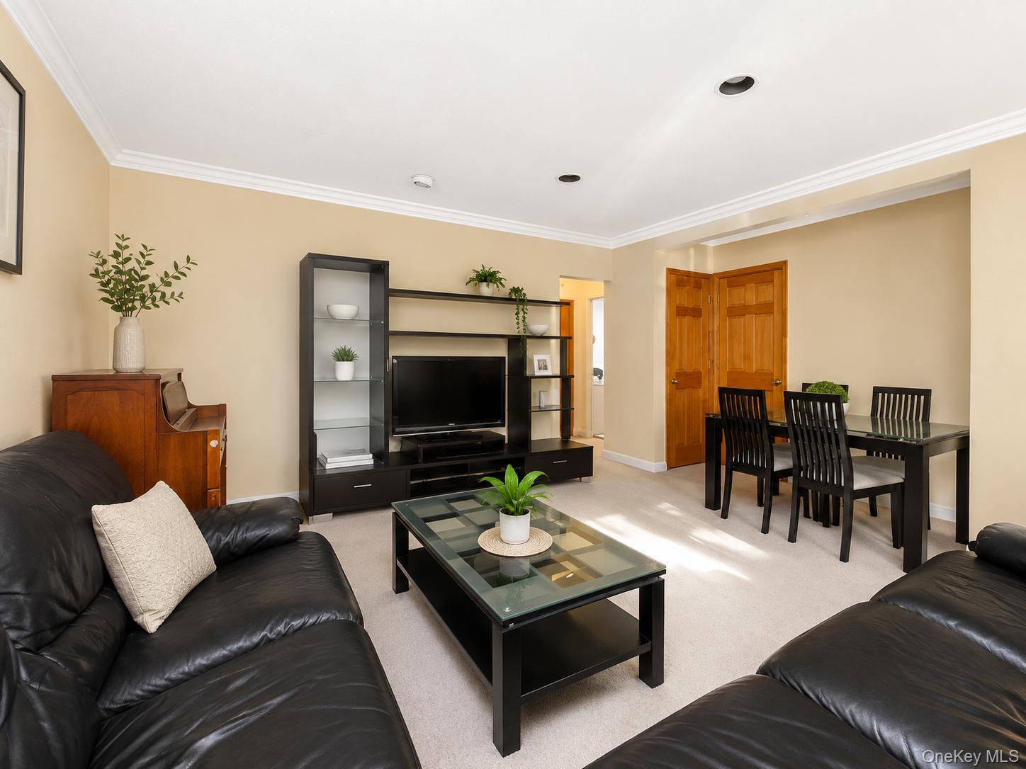 5702 246th Crescent F5 — photo