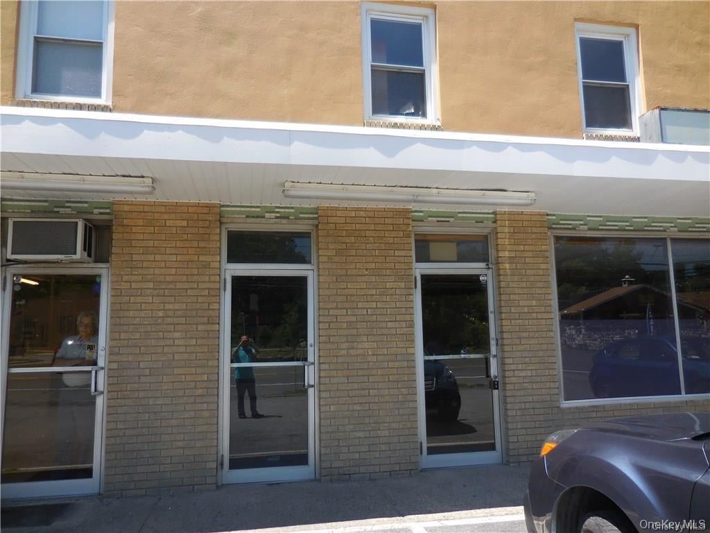 5273 Route 9W North — photo