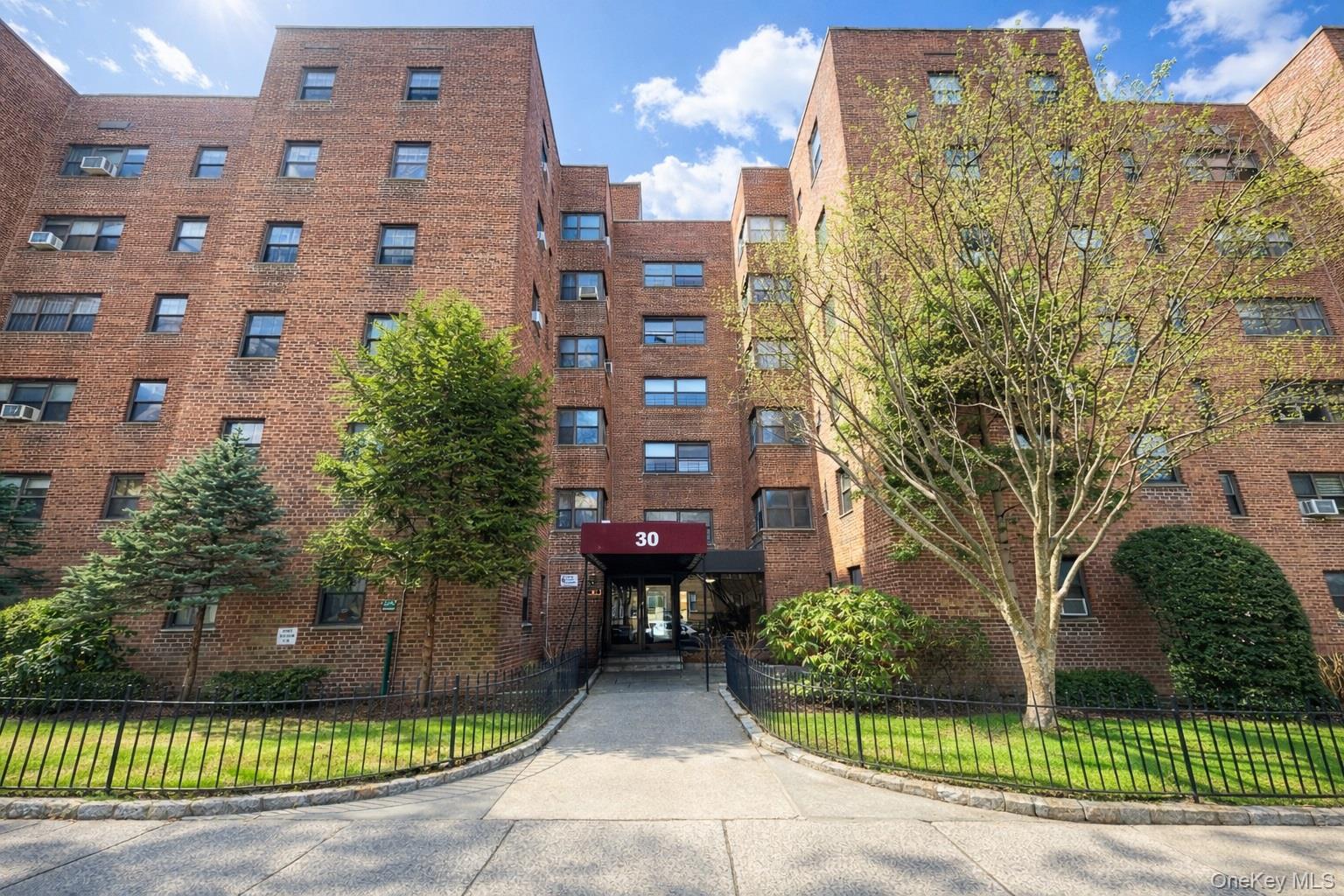 30 Fleetwood Avenue 5G — photo