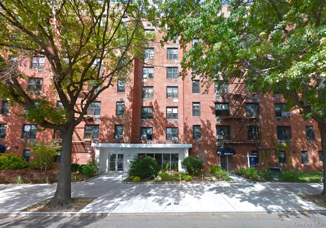 14015 Holly Avenue 4th Fl — photo