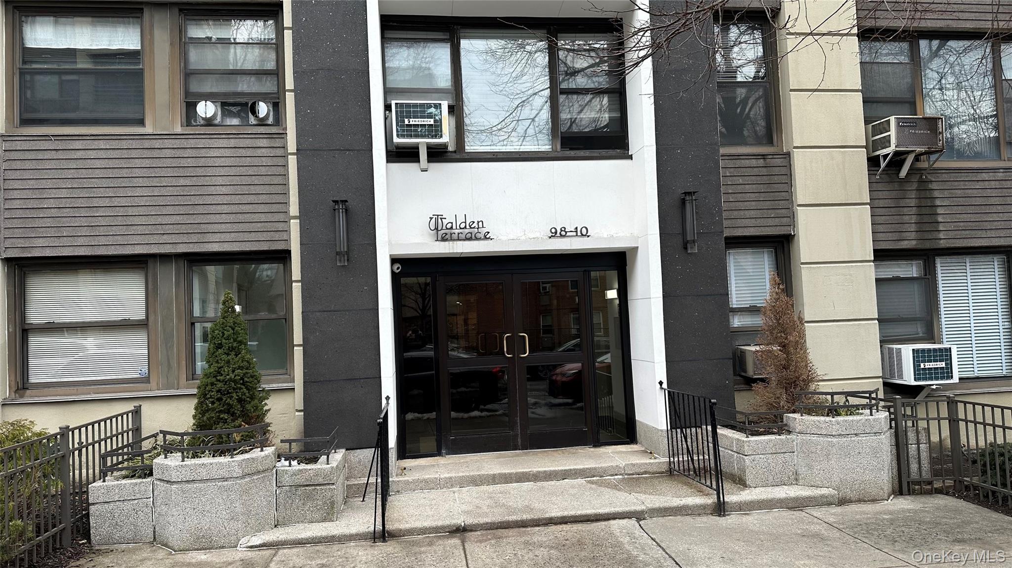 98-10 64th Avenue 3J — photo