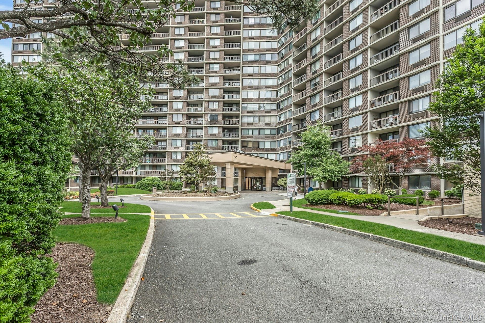 2 Bay Club 11F — photo