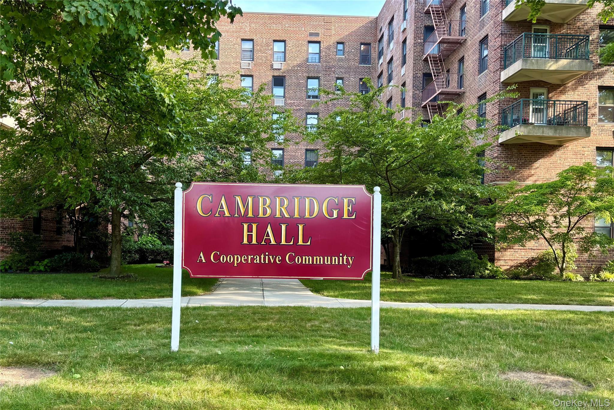 224-24 Union Turnpike 4H — photo