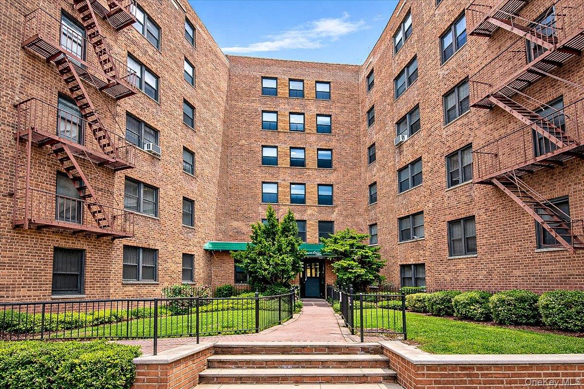 139-05 85th Drive 4G — photo