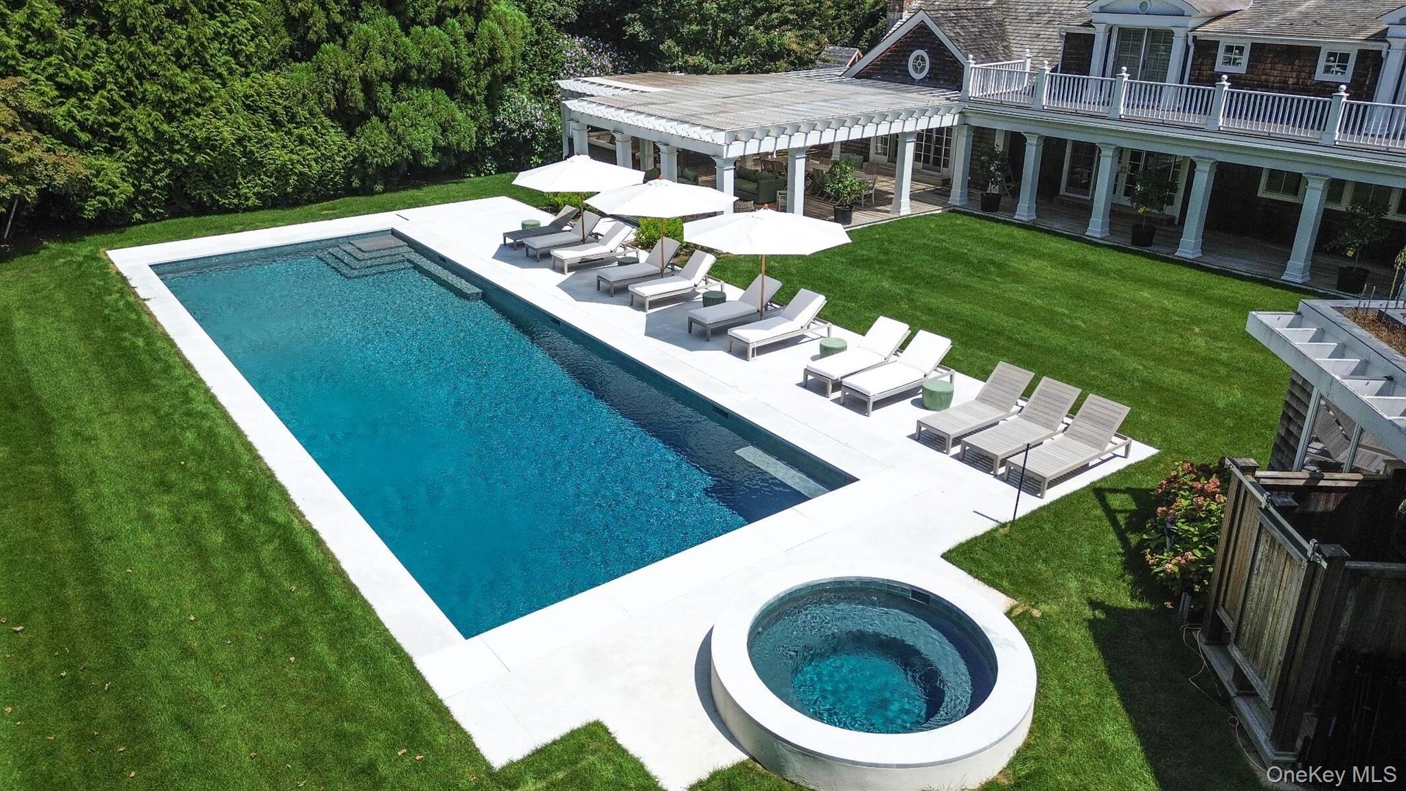 Home in Bridgehampton, NY 11932 — photo 3