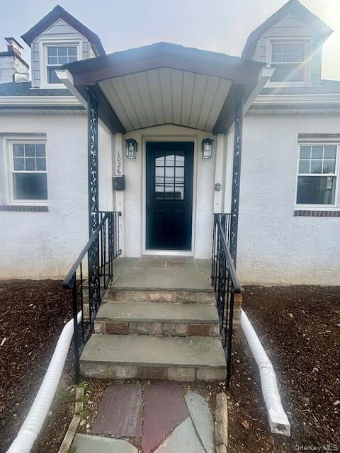 1026 Glen Cove Avenue — photo