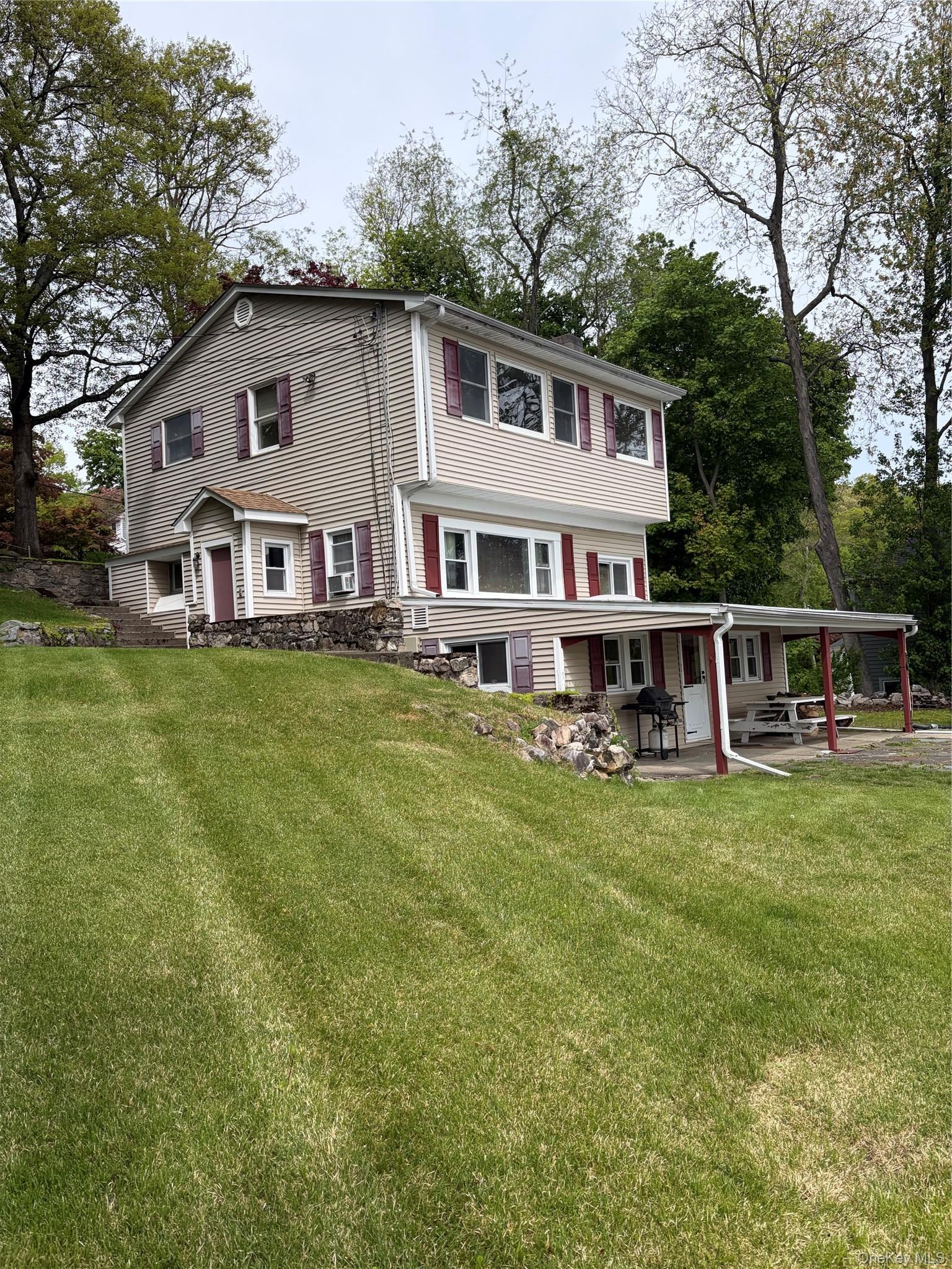 165 W Lakeshore Drive — photo