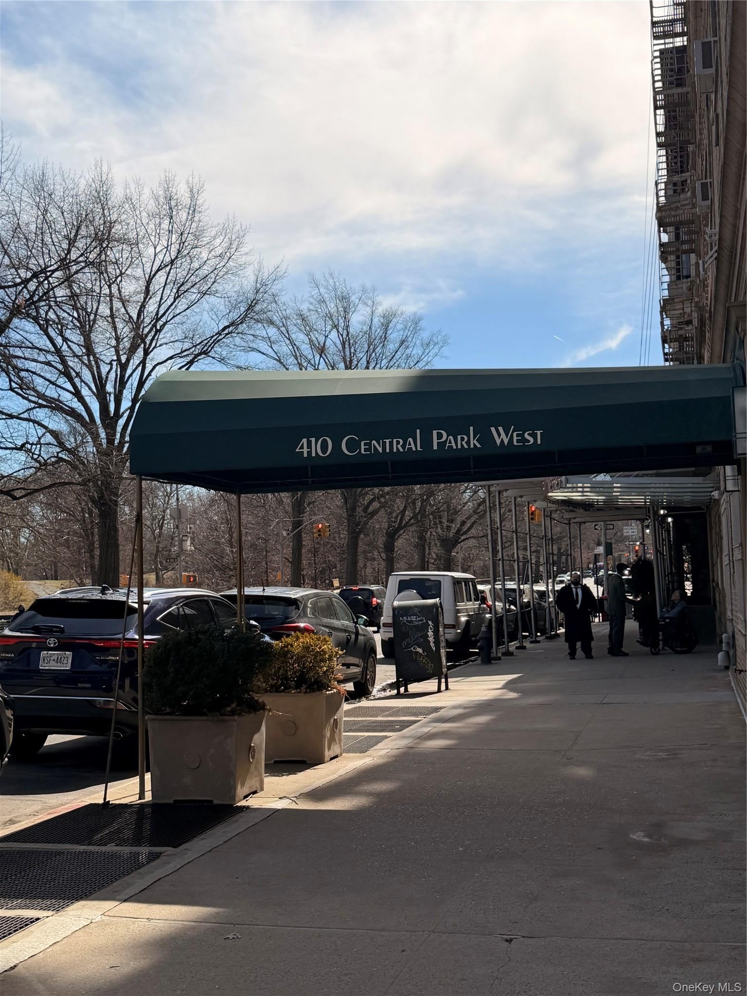 410 Central Park W 1F — photo