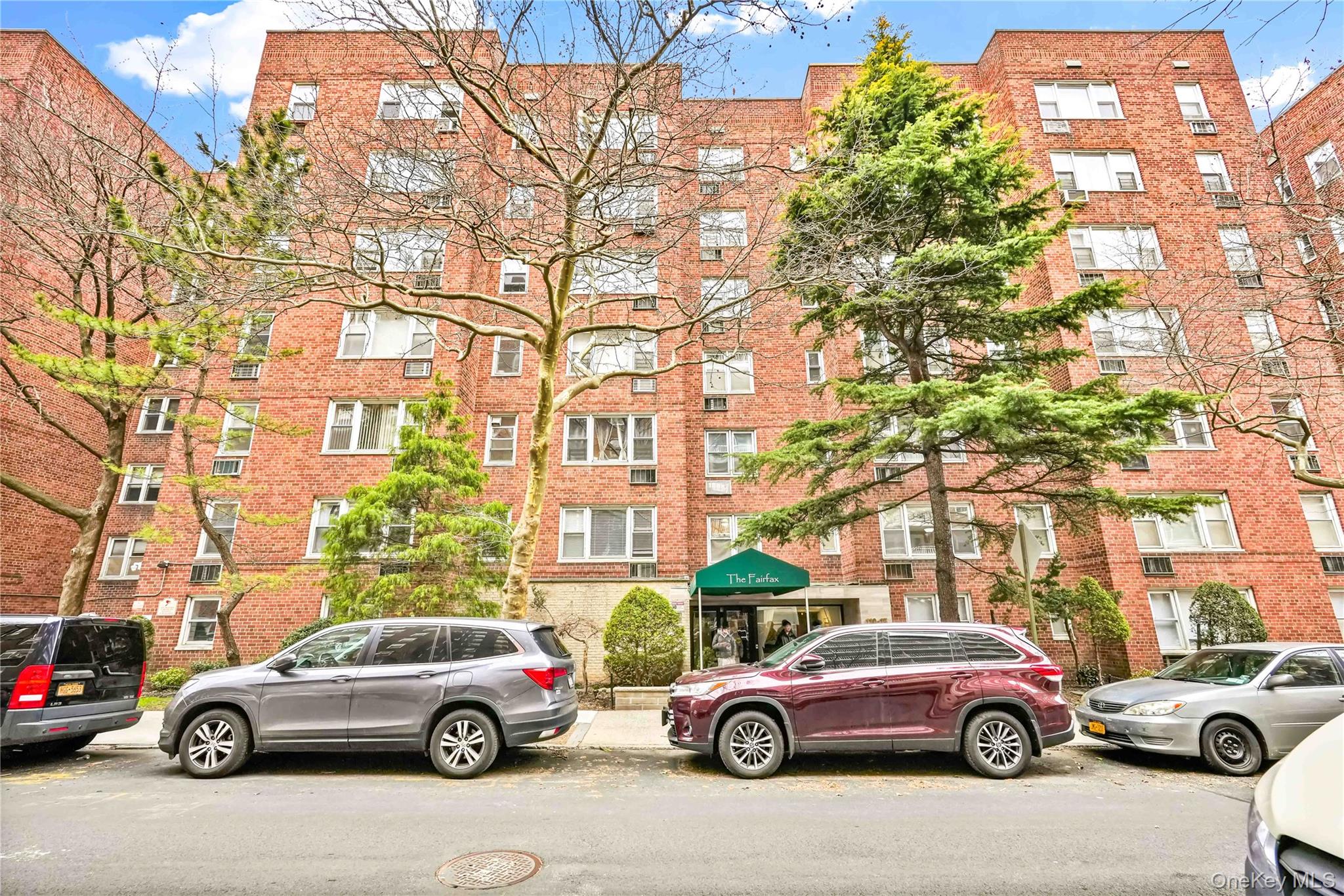 110-15 71 Road 6J — photo