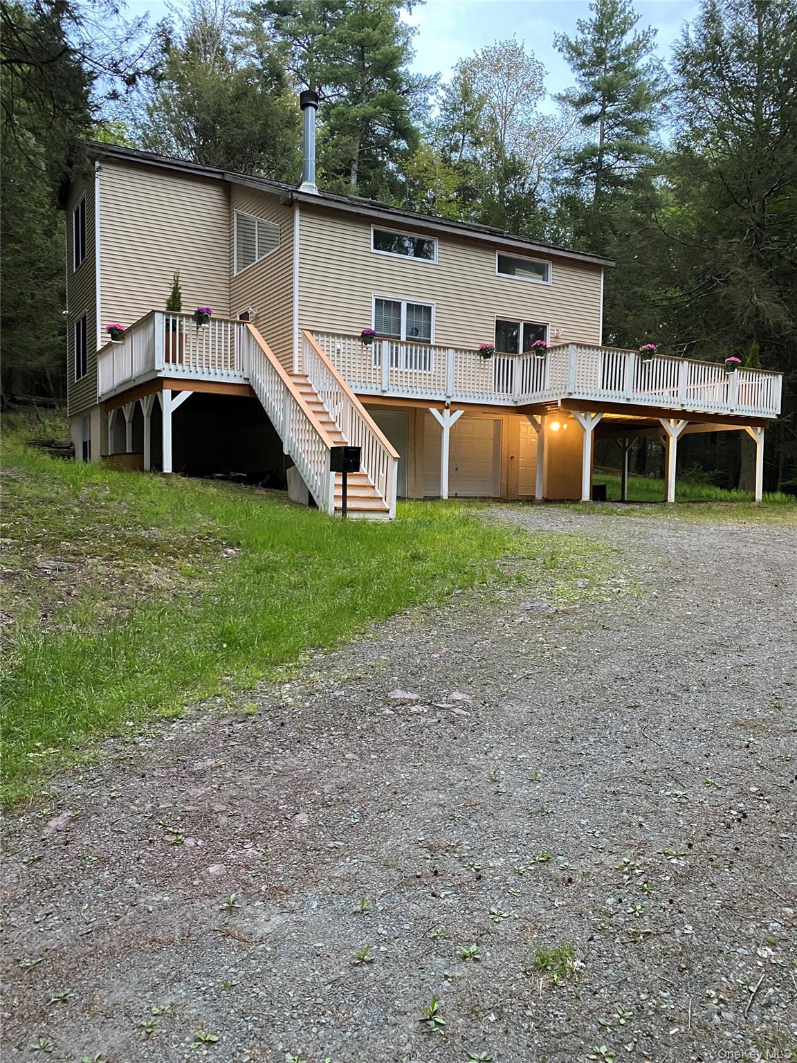 44 Lester Lane — photo