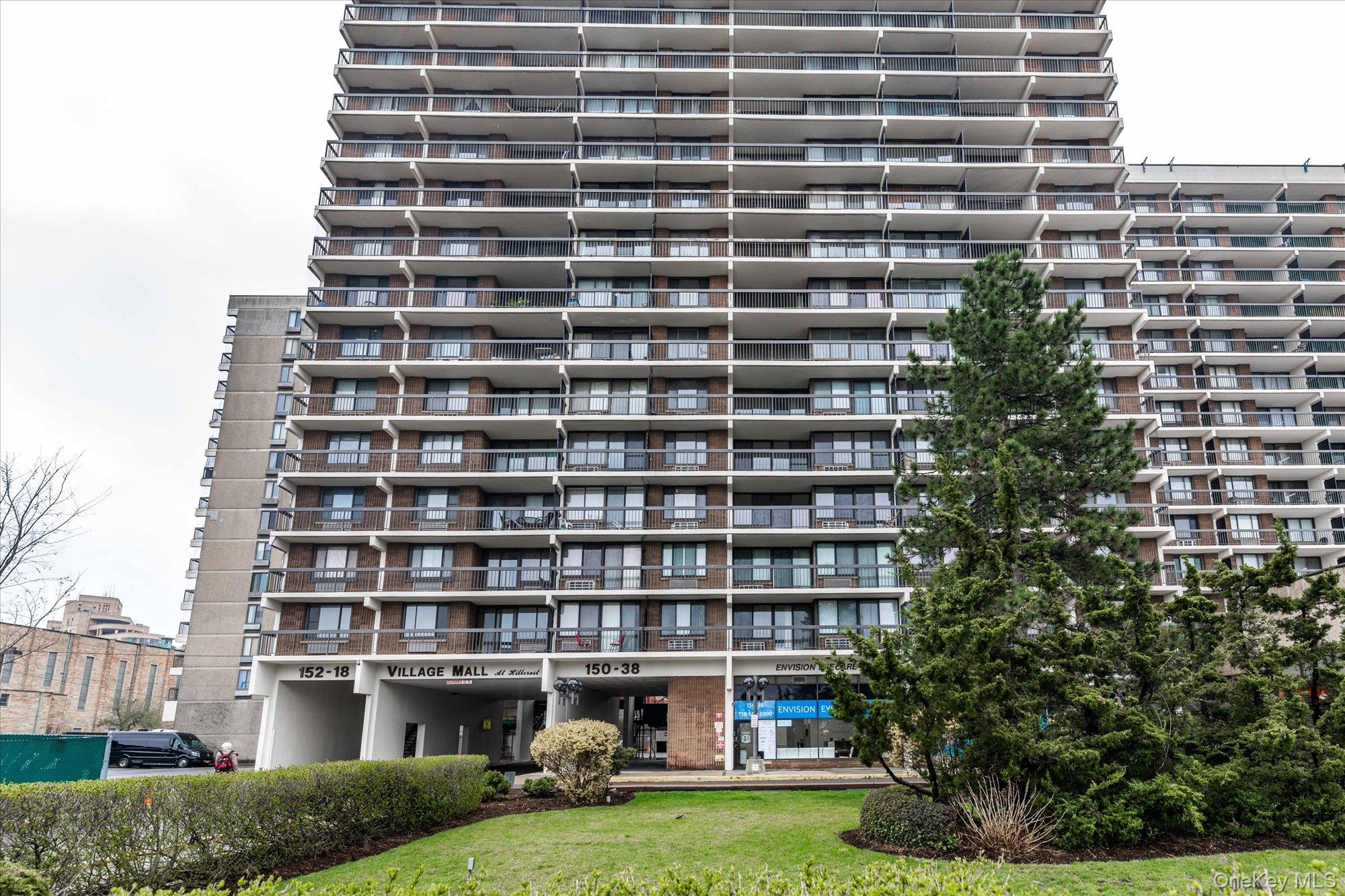 15038 Union Turnpike 2H — photo