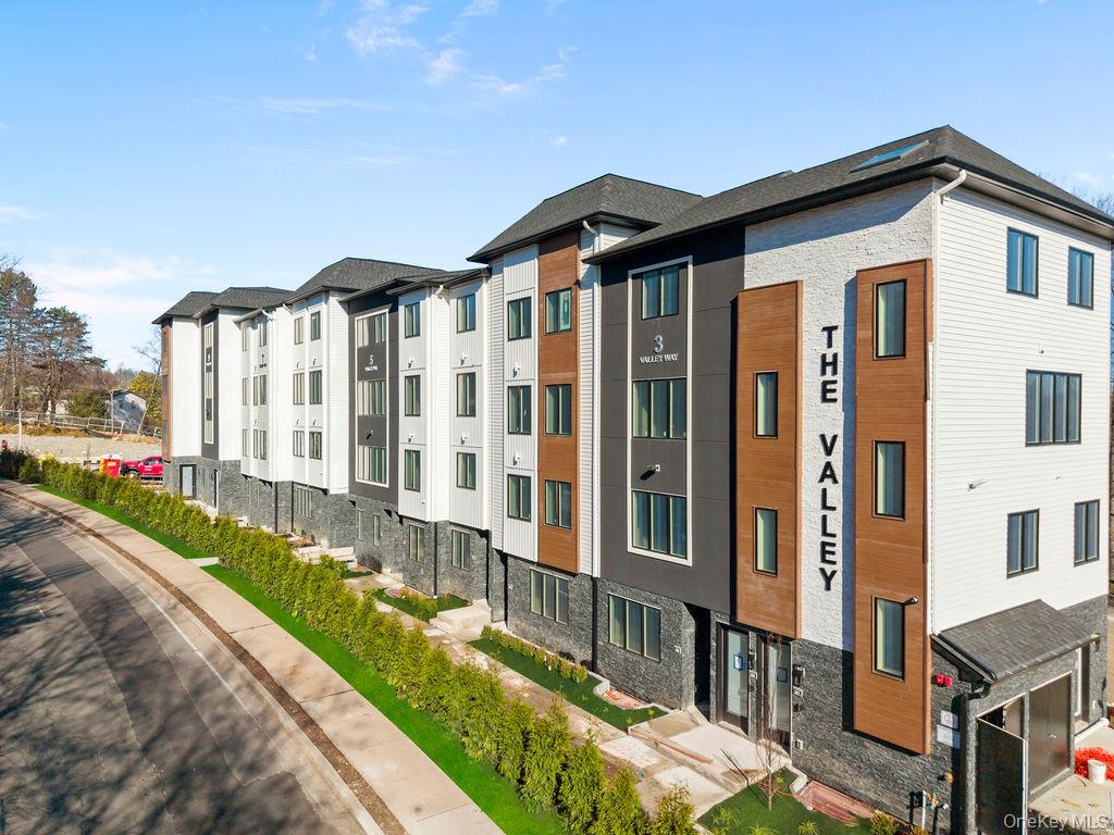 3 Valley Way 220 — photo