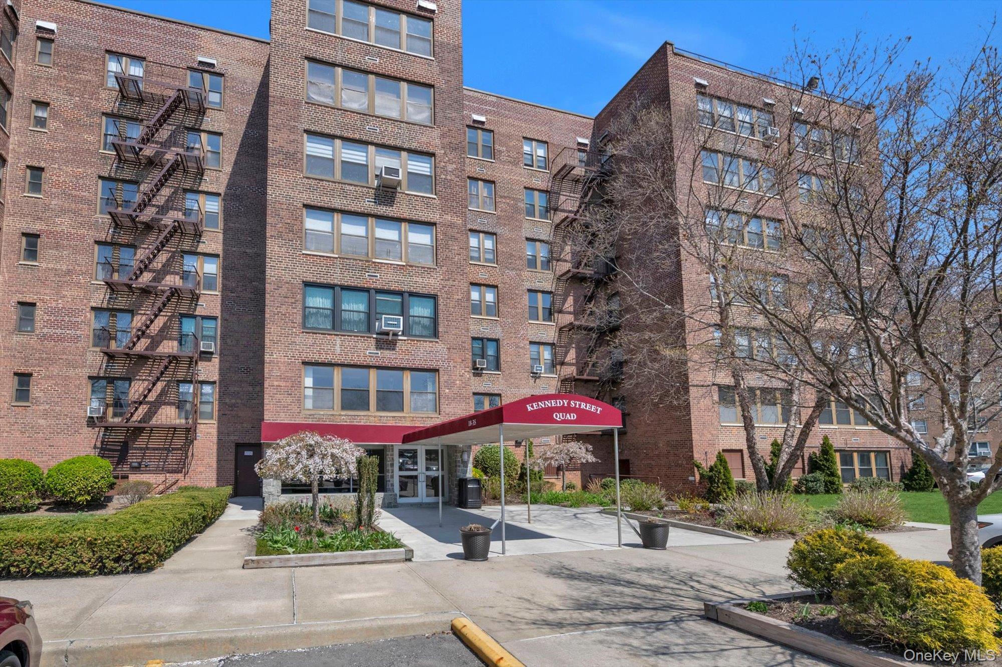 18-35 Corporal Kennedy Street 6D — photo