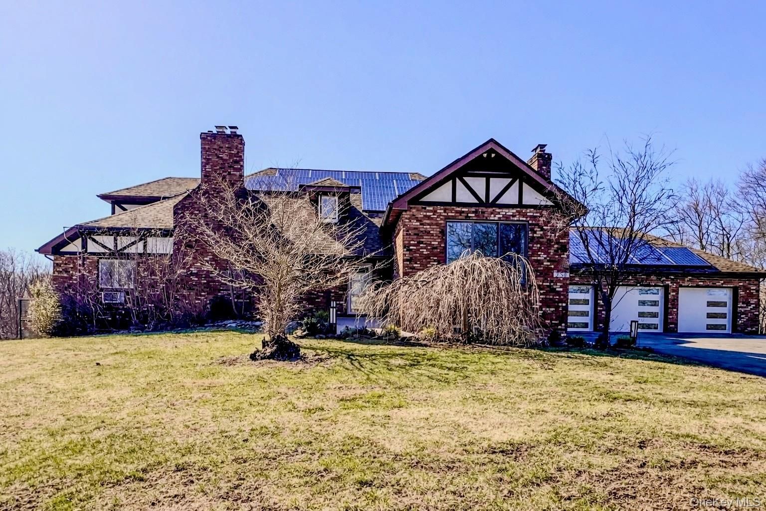 250 Maloney Road — photo