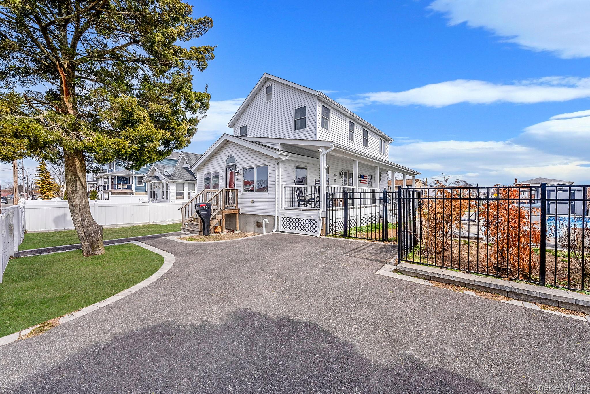 794 Pecan Street — photo