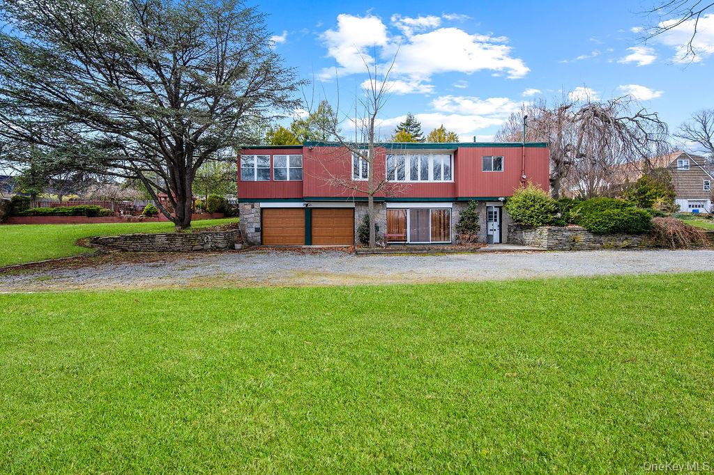11 Valley View Road — photo