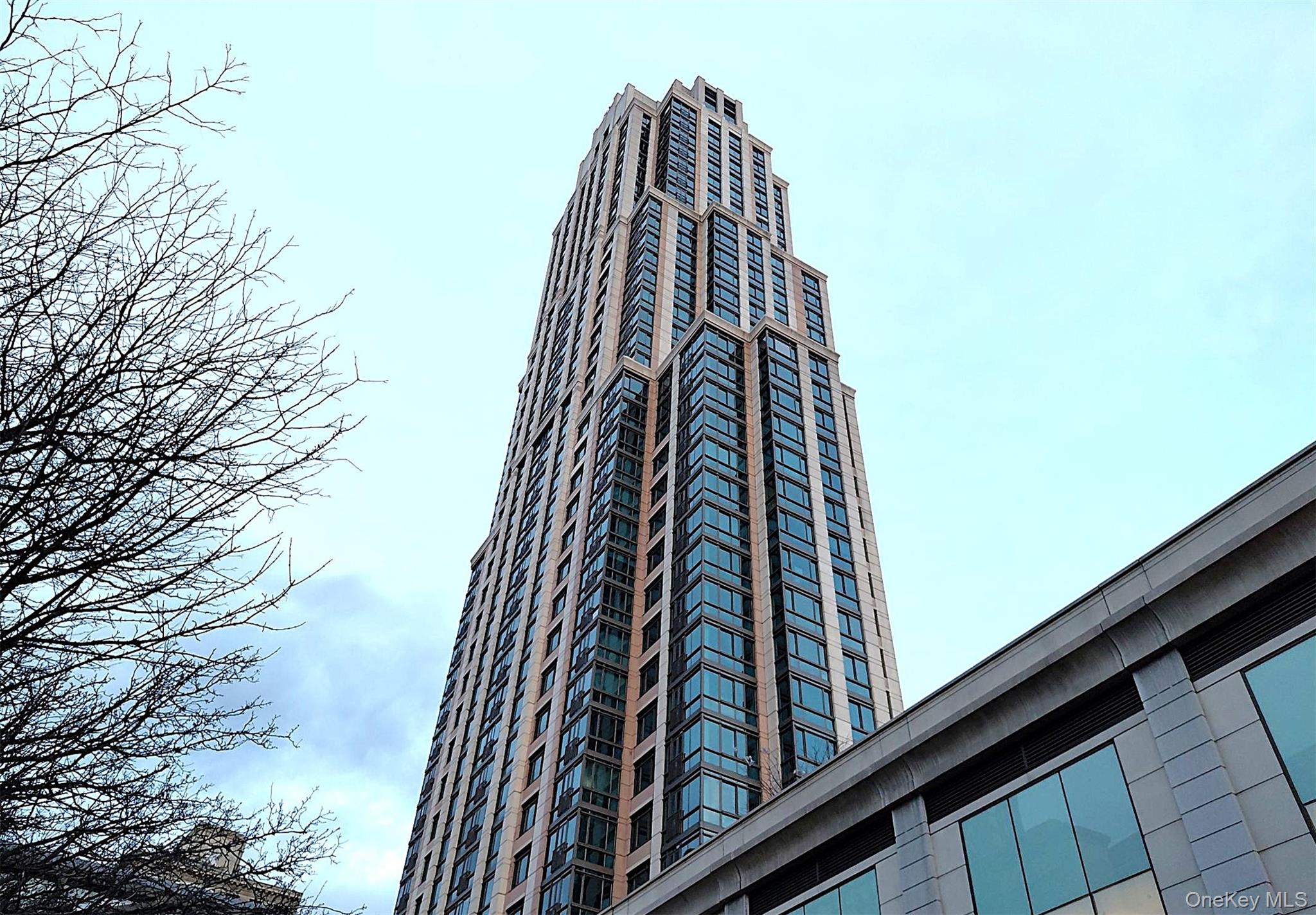 175 Huguenot Street 1005 — photo