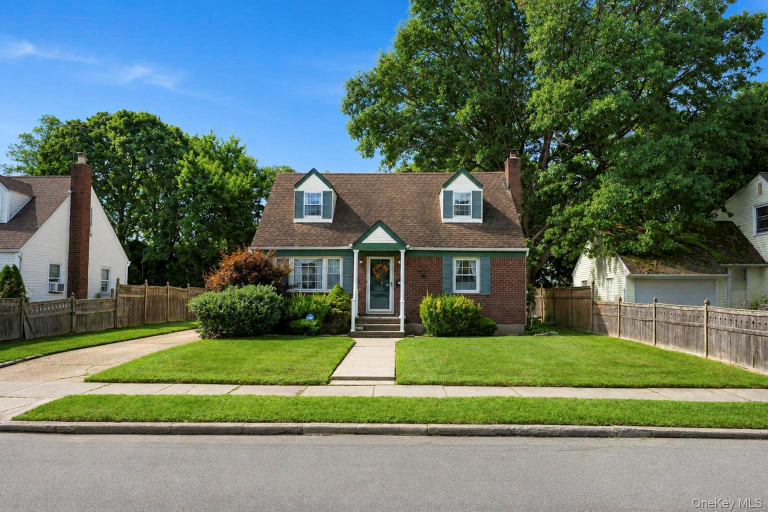 44 Maple Drive — photo