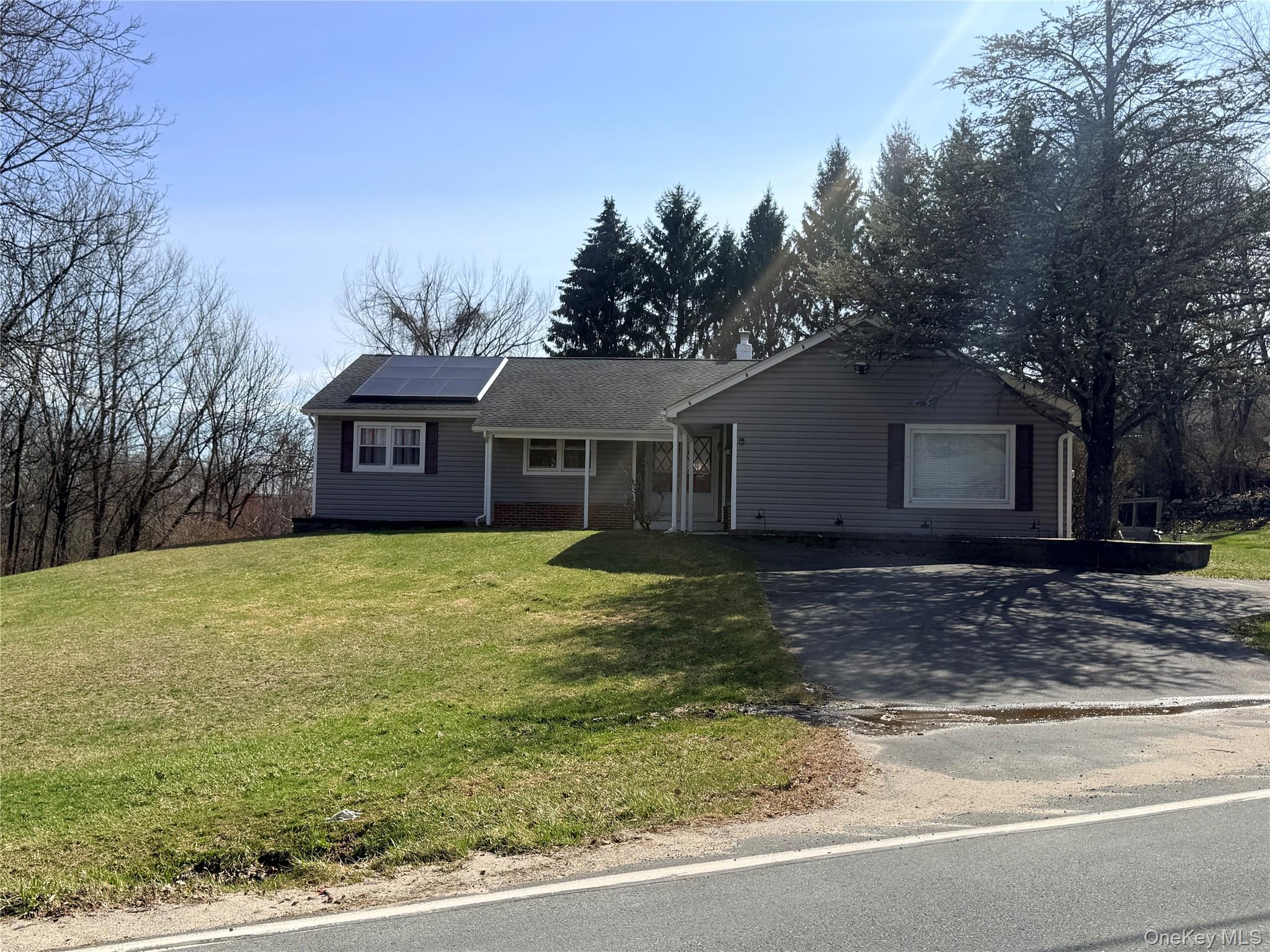77 Upper Rd Road — photo