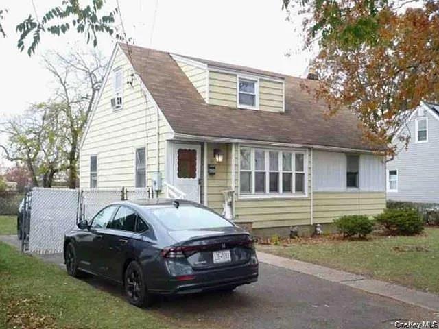 650 Winthrop Drive — photo