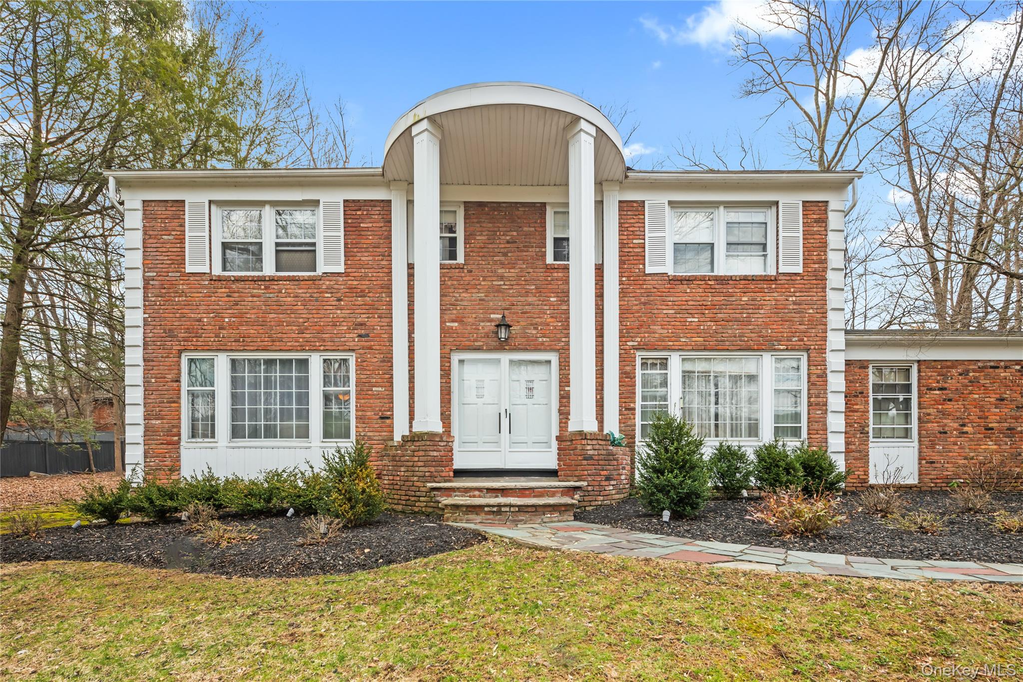 13 Beaumont Drive — photo