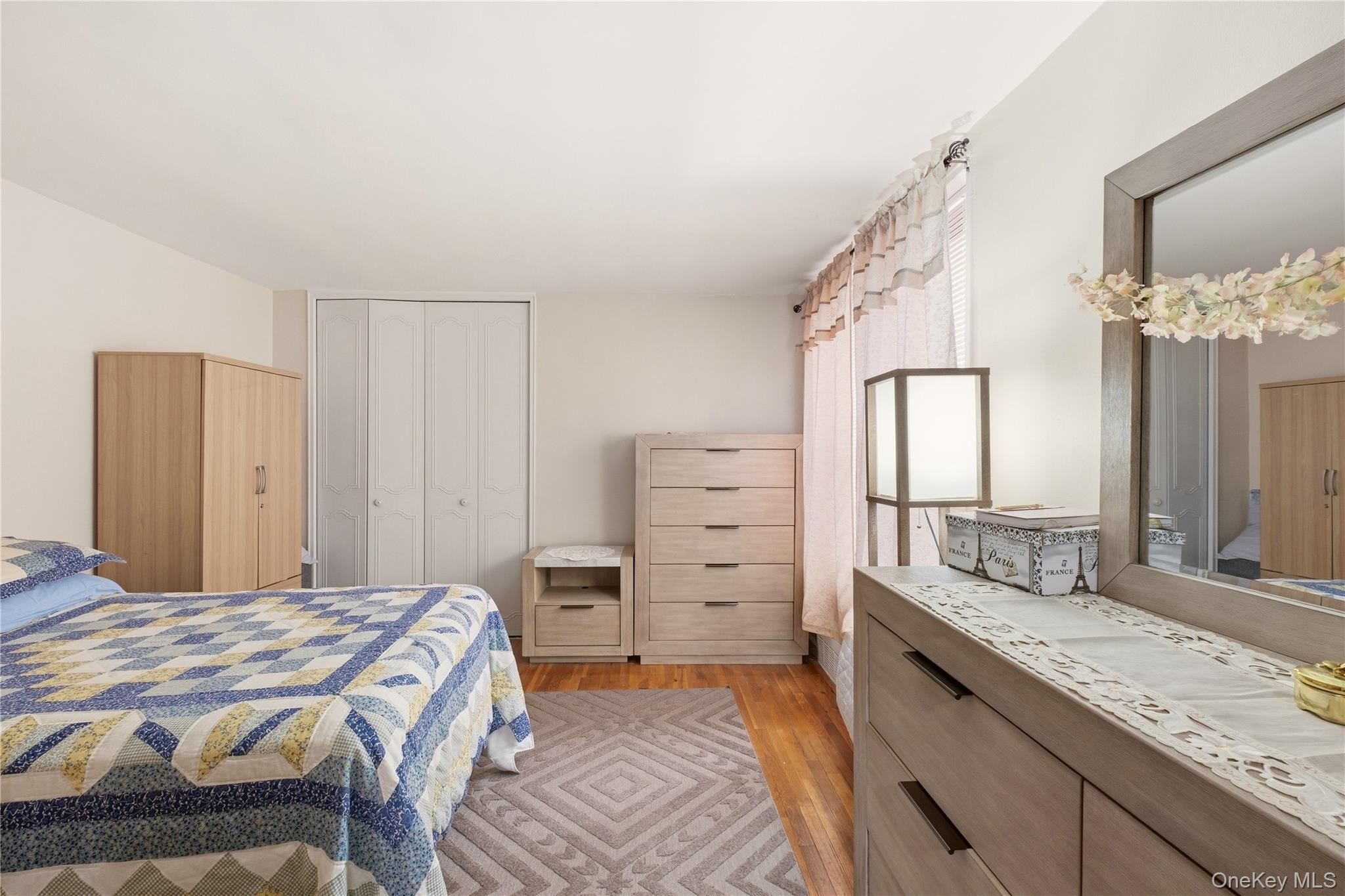 1165 E 54th Street 4G — photo
