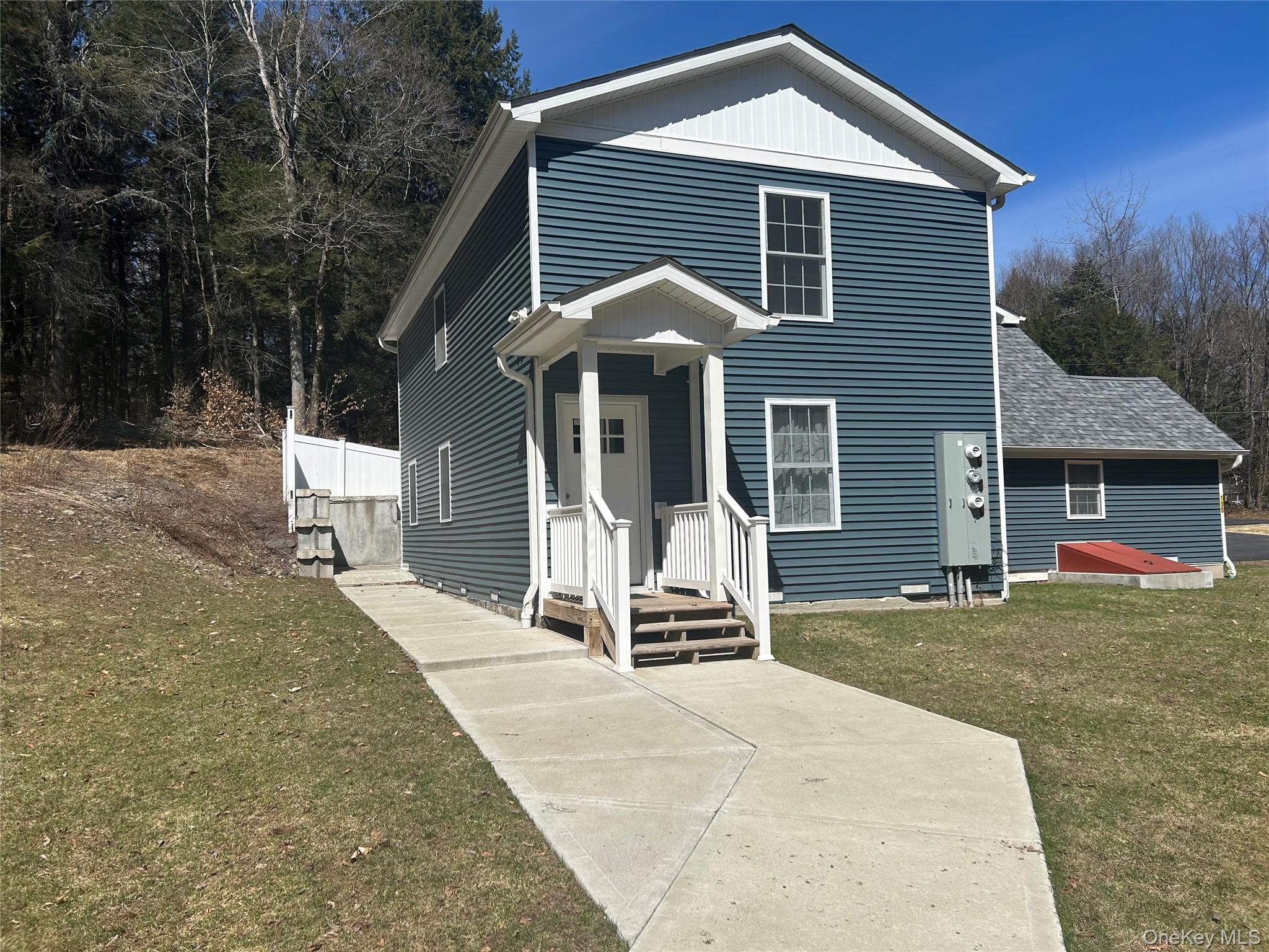 135 Gale Road Upstairs — photo