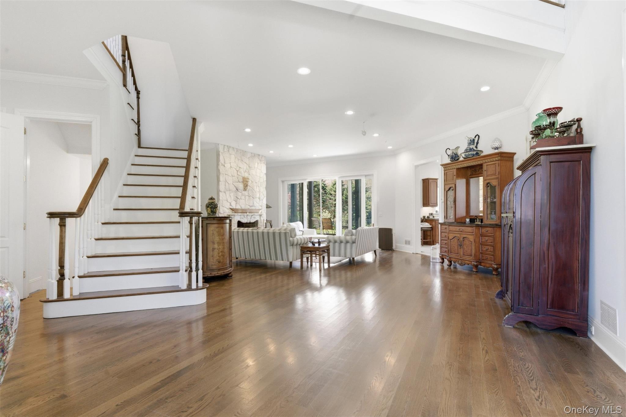 9 Locust Woods Drive — photo