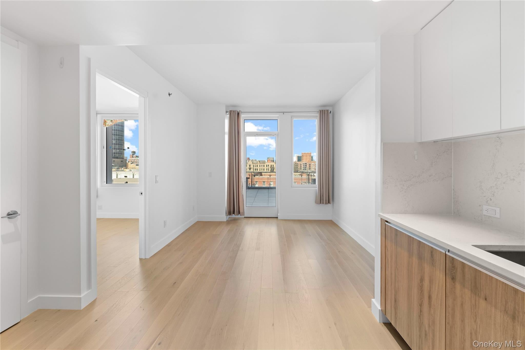 136-18 Maple Avenue 5G — photo