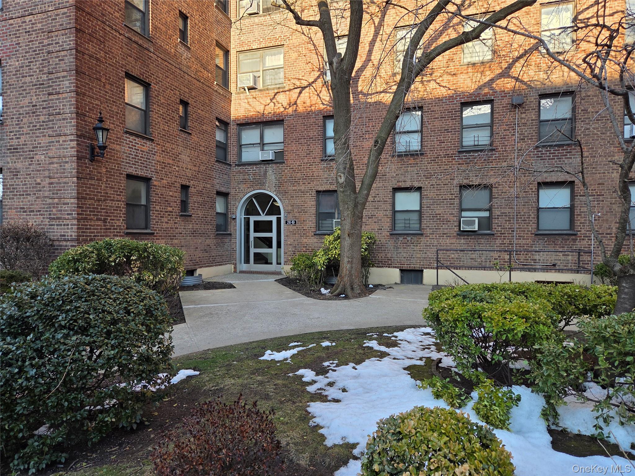 26-19 141st Street 5E — photo
