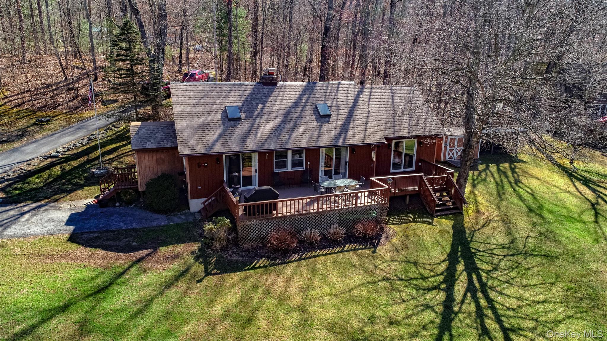 19 Arrowhead Lane — photo