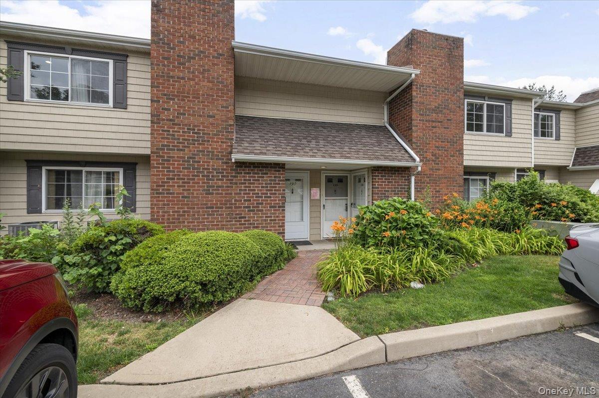 190 Lake Pointe Circle 190 — photo